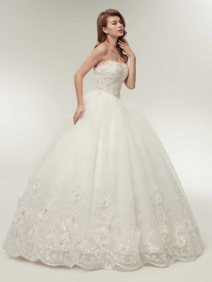 Lace-Up Ball Gown Wedding Dresses with Elegant Sweethart Neckline