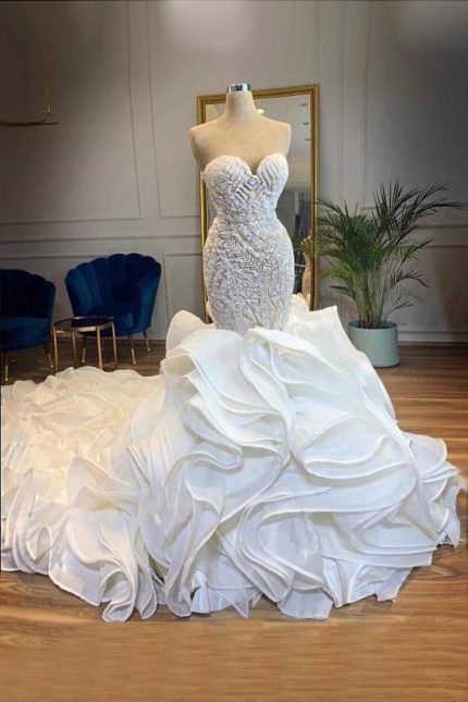 Crystal Mermaid Wedding Dresses with Elegant Sweetheart Lace-Up Design