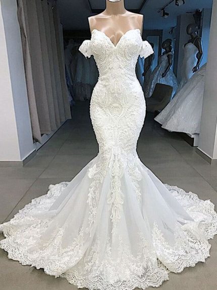 Lace Mermaid Wedding Dresses with Elegant Sweetheart Short Sleeves