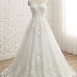 Elegant V-Neck Lace Ball Gown Wedding Dresses with Timeless Charm