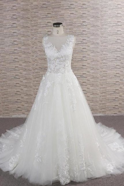 Stunning Tulle A-Line Wedding Dress with Eye-catching Details