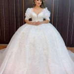 Vintage Ball Gown Wedding Dress with Glamorous Bubble Sleeves and Lace Appliques