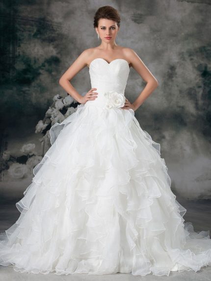 A-Line Organza Wedding Dress with Ruched Sweetheart NecklineGlamorous Ivory Design
