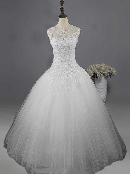 Exquisite Tulle Wedding Dresses with Glamorous Lace Ball Gown