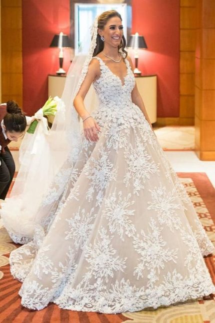 Graceful Lace Wedding Dress with V-NeckGlamorous Long A-Line Style
