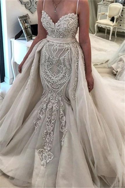Elegant Lace Wedding Dress with Spaghetti Straps and Ruffled OverskirtGlamorous Style