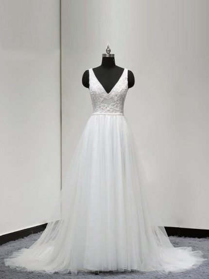 Graceful A-Line Tulle Wedding Dresses with V-NeckGlamorous Style