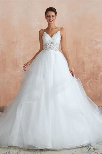 Graceful A-Line Wedding Dress with Appliques and Tulle for a Glorious Look