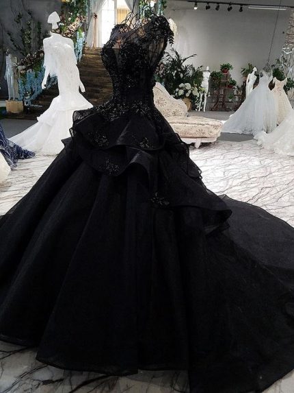 Glamorous Black Ball Gown Wedding Dress with Cap Sleeves and a Long Silhouette