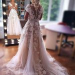 Luxurious A-Line Sleeveless Wedding Dress with Tulle and Lace Details