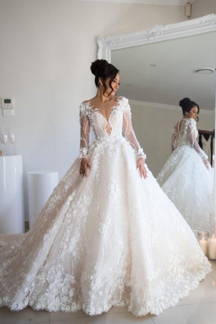 Chic A-Line Sweetheart Tulle Lace Wedding Dress with Open Back and Sleeves
