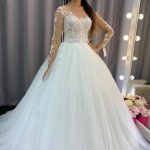 Luxurious A-Line Tulle Lace Wedding Dress with Sleevesa Gorgeous Style