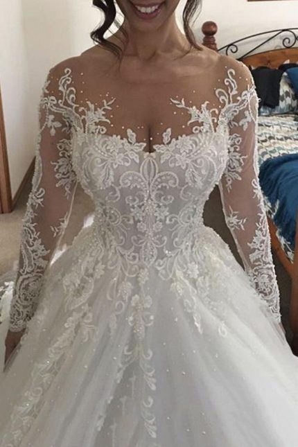 Graceful Ivory A-Line Tulle Lace Wedding Dresses with Sleevesa Gorgeous Style