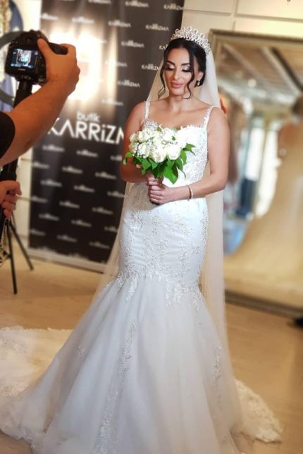 Beautiful Mermaid Tulle Wedding Dress with Spaghetti Straps and Appliques Lacea Gorgeous Style