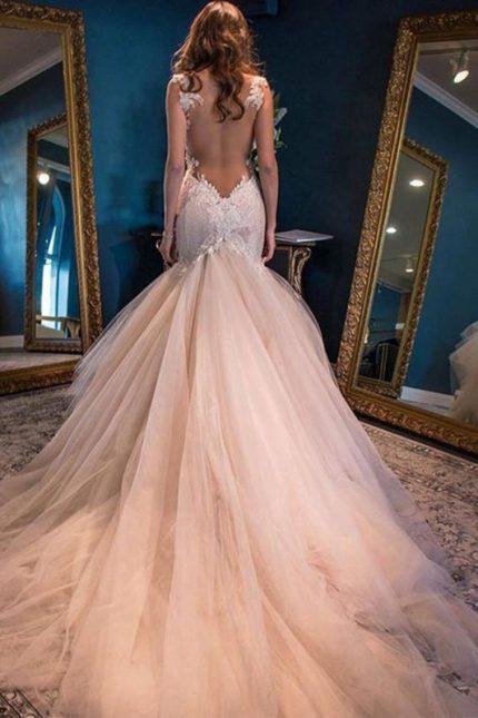 Stunning Mermaid Tulle Wedding Dress with Sweetheart Neckline Sleeveless Design and Watteau Train