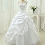 Chic Beaded Sweetheart Lace-Up Ball Gowns Wedding Dressesa Gorgeous Style