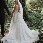 Chic Ruffles Wedding Dresses with V-Neck and Backless Design