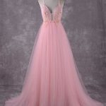 Elegant Tulle Wedding Dresses with V-Neck and Backless Design