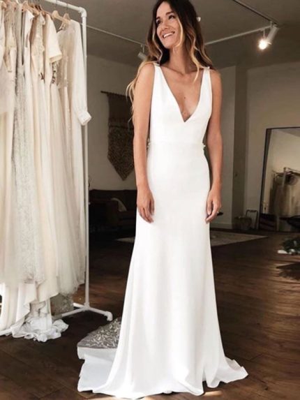 Gorgeous Lace Backless Mermaid Wedding Dresses with V-Neckline