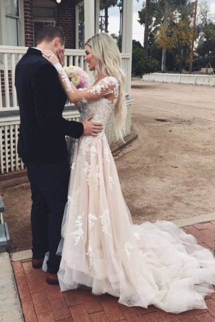 Graceful Long Sleeves Lace Appliques Wedding Dress with V Neckline