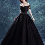 Chic Gothic Bridal Gown with Princess Silhouette Pleated Floor-Length and Short Sleeves