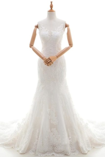 Elegant Mermaid Wedding Dress with Appliques and Tulle