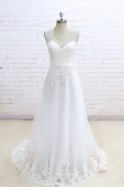 Stunning V-Neck A-Line Wedding Dress with Appliques and Tulle