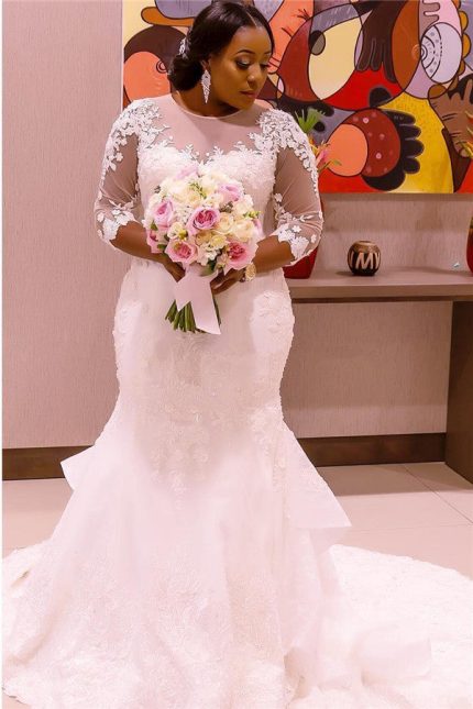 Chic Sheer Tulle Mermaid Wedding Dress with Half Sleeve Scoop Neckline and Lace Appliques