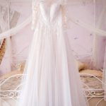 Exquisite White Lace Long Prom Dresses with Half Sleeves and V-Neckline
