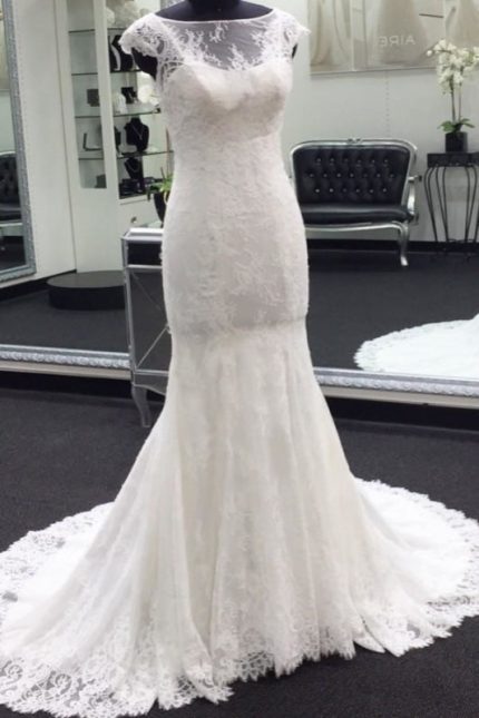 Exquisite Mermaid Wedding Dress with Illusion Cap Sleeves and Lace Details