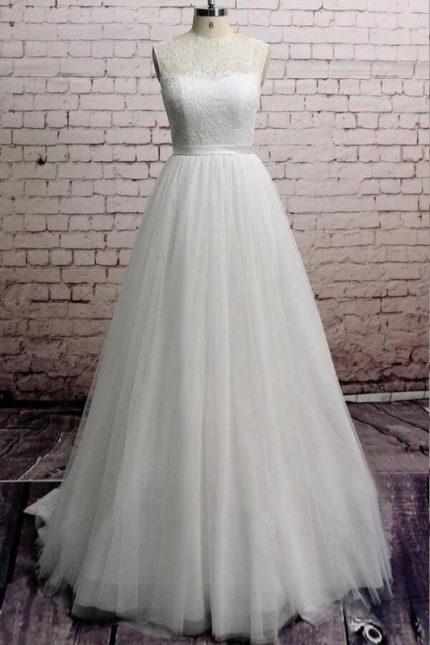 Elegant Chapel Train Wedding Dress with Illusion Lace Tulle and Stunning Details