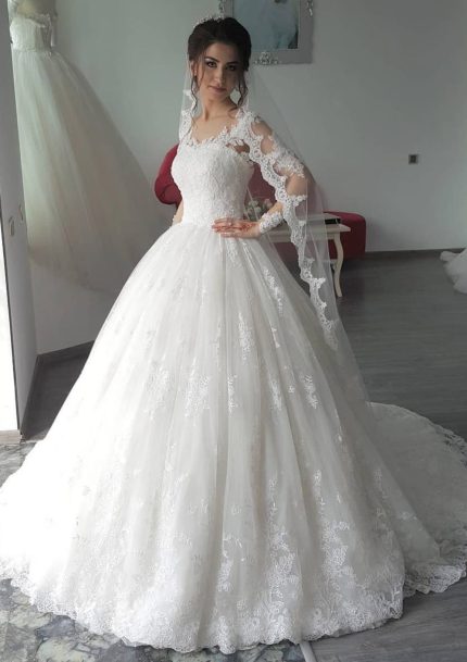 Elegant Lace Ball Gown Bridal Wedding Dress with Illusion Long Sleeves and Court Train