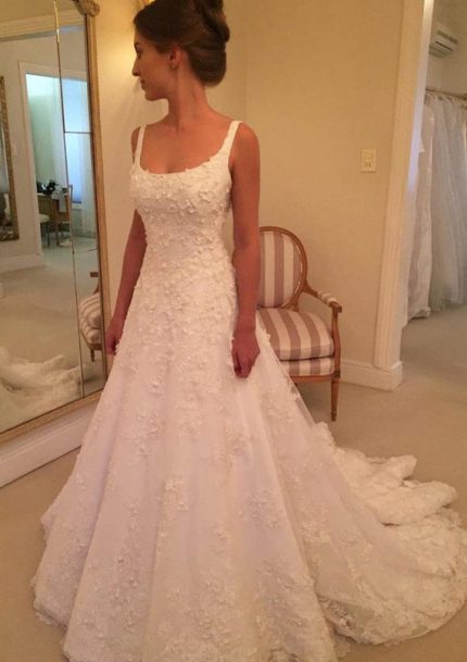 Romantic Strapless A-Line Beach Wedding Dress with Sweetheart Neckline Lace Applique and Tulle Ivory