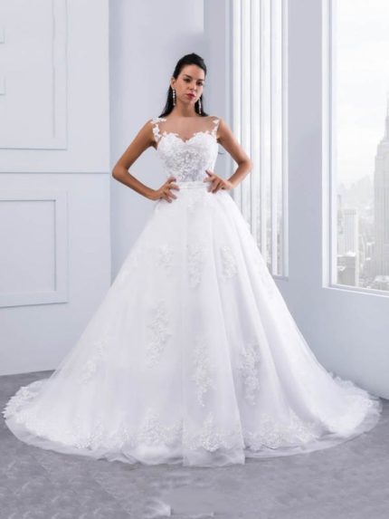Romantic Ball Gown Wedding Dresses with Lace Appliques