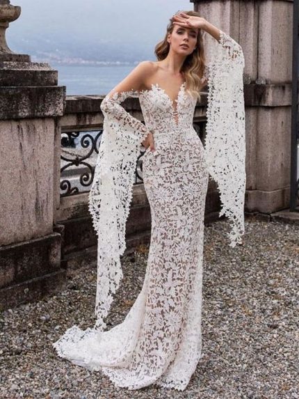 Sexy Bridal Dresses with V Neckline and Sleeveless DesignMermaid Wedding Dress