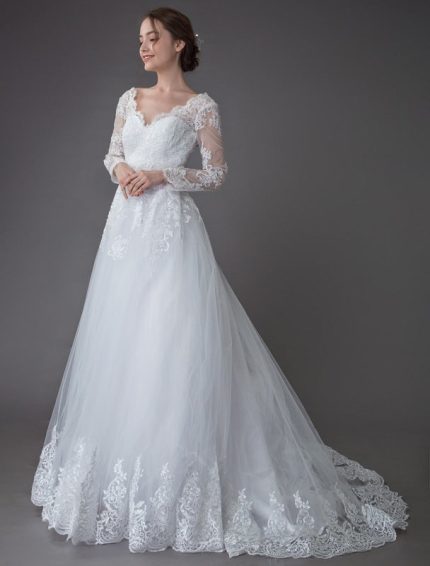 V Neck Long Sleeve Backless Princess Bridal DressLace