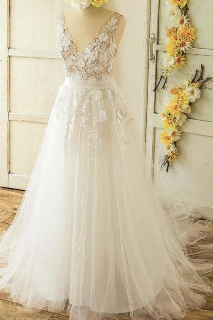 Latest Appliques Tulle Mermaid Wedding Dress with V-Neckline