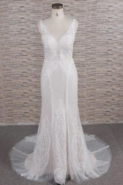 Latest Lace Chiffon A-Line Wedding Dress with V-Neckline