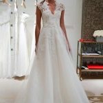 Ivory Lace Tulle A-Line Wedding Dress with Scalloped Neckline and Buttons