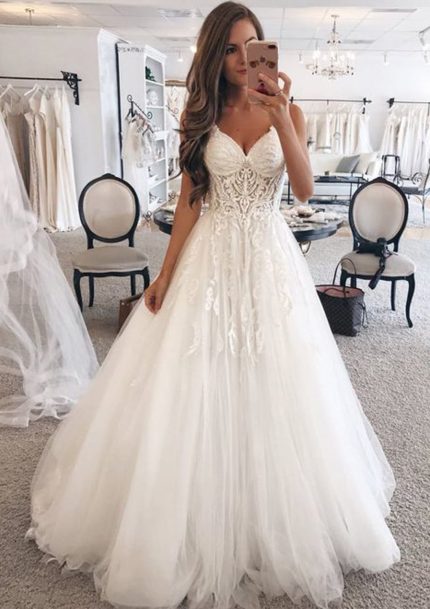 Sleeveless Floor-Length Lace Tulle A-Line Bridal Gown with Sweetheart Neckline