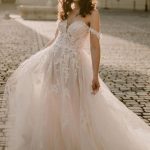 Tulle Lace Wedding Dress with Off-the-Shoulder DesignLong A-Line Style