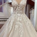Sweetheart Appliques Lace Backless Wedding Dress in Long A-Line Style