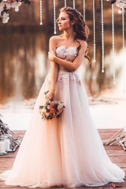 Sweetheart Tulle Lace Appliques Princess Wedding Dress in Long A-Line Style