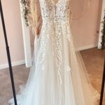 Tulle Appliques Lace Spaghetti Straps V-neck Backless Wedding Dress in Long A-Line Style