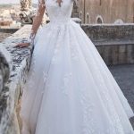 Sweetheart Floral Lace Appliques Wedding Dress with Sleeves