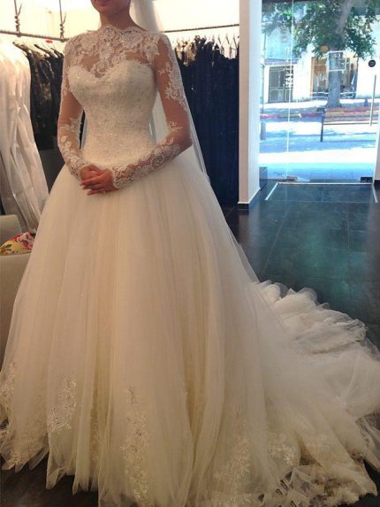 Jewel Neck Court Train A-Line Lace Tulle Wedding Gowns