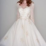 Ivory Short Lace Summer Wedding Dress with V-Neck Long Sleeves