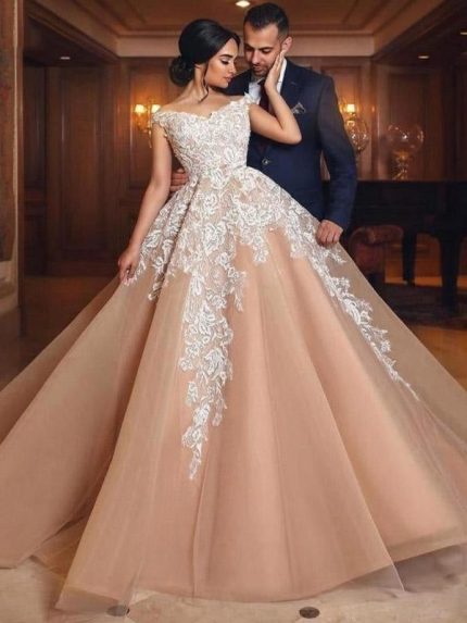 Lace-Up Ball Gown Wedding Dresses with Luxury Appliques