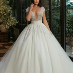Glitter Wedding Dress with Cap Sleeves Luxury Long A-Line V-Neck Tulle