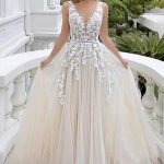 Sleeveless Backless Wedding Dress with Lace Luxury Long A-Line V-Neck Tulle